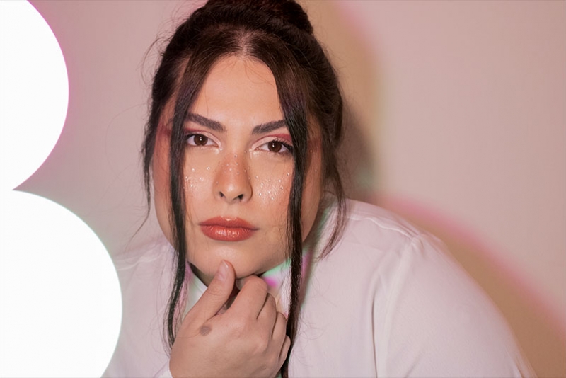 CAMILA BALBUENO EM SEU PRIMEIRO SHOW AUTORAL NO TEATRO DE ARENA DIA 2 DE DEZEMBRO