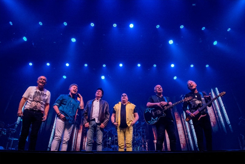ROUPA NOVA APRESENTA SHOW QUE UNE GRANDES SUCESSOS COM MÚSICAS NOVAS EM PORTO ALEGRE