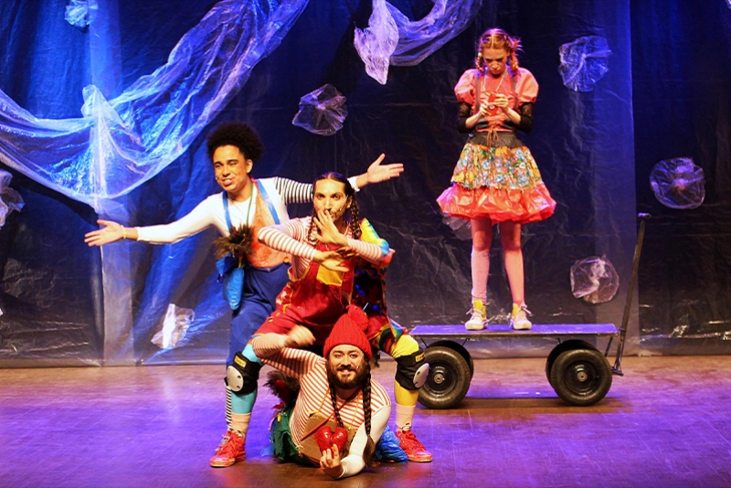 MUSICAL INSPIRADO NO MPB4, ADIVINHA O QUE &Eacute;, FAZ DUAS APRESENTA&Ccedil;&Otilde;ES EM PORTO ALEGRE