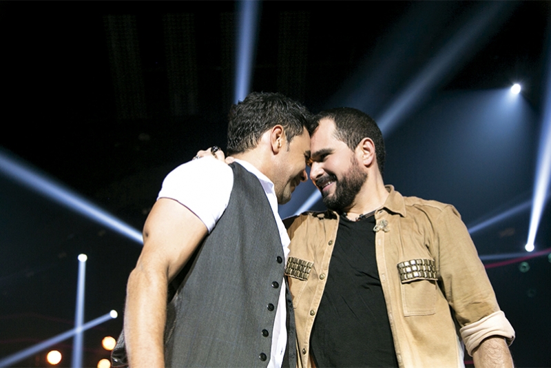 ZEZÉ DI CAMARGO E LUCIANO APRESENTAM 
