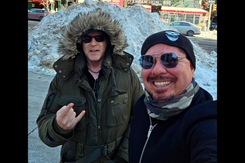 JAY JAY FRENCH, DO TWISTED SISTER, ABRE AS PORTAS EM NOVA YORK E REVELA RARIDADE DO THE BEATLES EM V&Iacute;DEO COM PAULO BARON