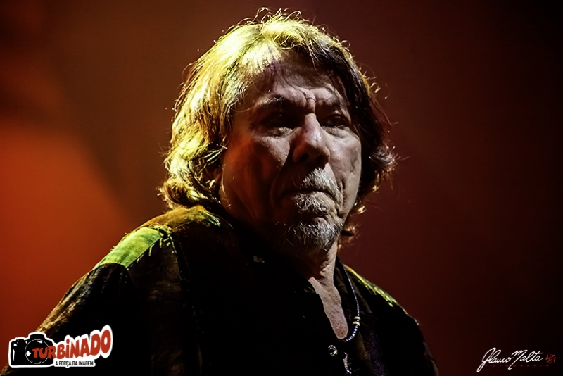 LENINE TRANSFORMA O ARA&Uacute;JO VIANNA EM PALCO DE RENASCIMENTO ART&Iacute;STICO COM A TURN&Ecirc; "EITA"