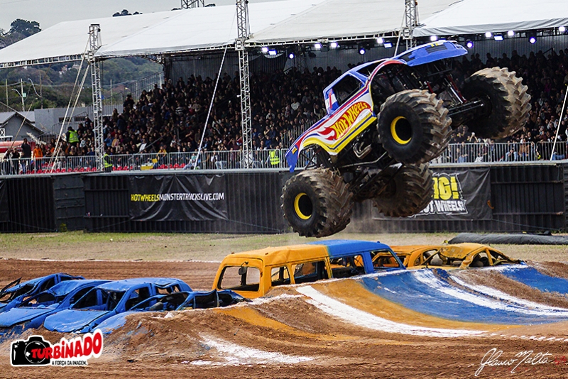 GIGANTES SOBRE RODAS: HOT WHEELS MONSTER TRUCKS LIVE ESTREIA NO BRASIL EM PORTO ALEGRE