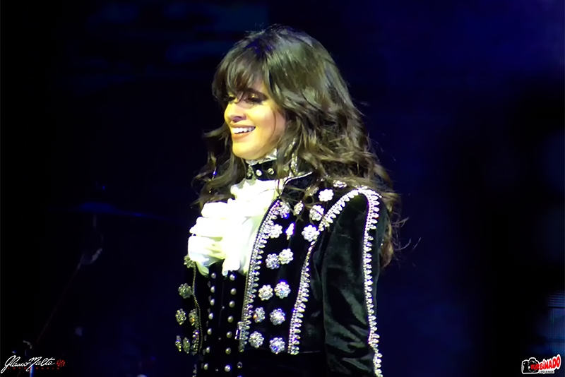 CAMILA CABELLO FEZ A ALEGRIA DOS FÃS COM SEU SOM POP COM PITADAS DE MÚSICA LATINA EM PORTO ALEGRE