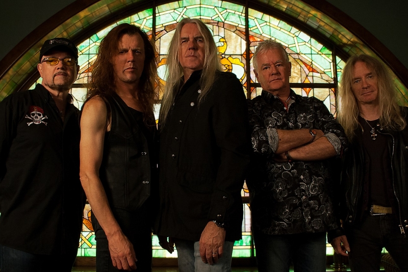ABSTRATTI PRODUTORA E HITS ENTRETENIMENTO APRESENTAM SAXON EM PORTO ALEGRE