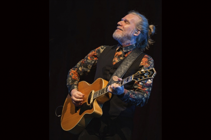 OPINIÃO PRODUTORA APRESENTA: HUMBERTO GESSINGER - ACÚSTICO & POWER TRIO