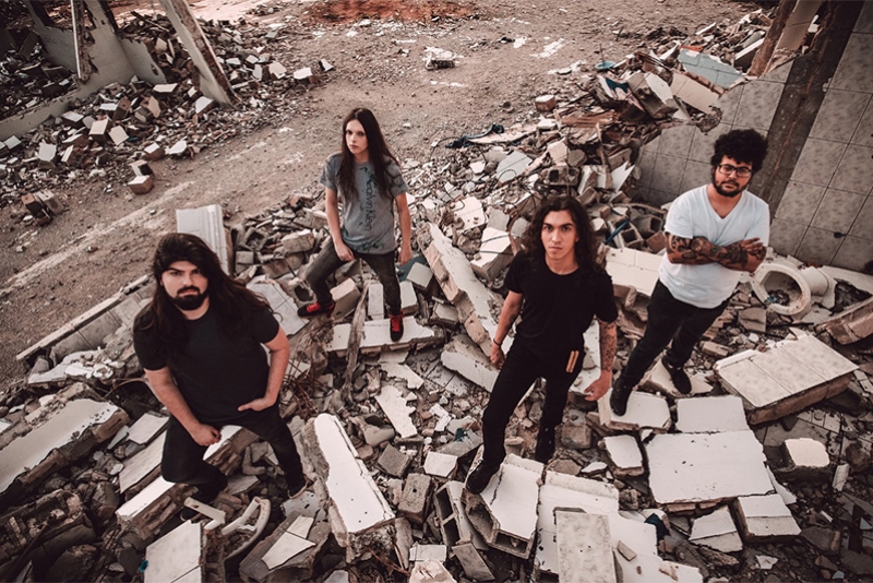 SHOTDOWN: BANDA REVELA CAPA E DETALHES SOBRE O ÁLBUM DE ESTRÉIA 