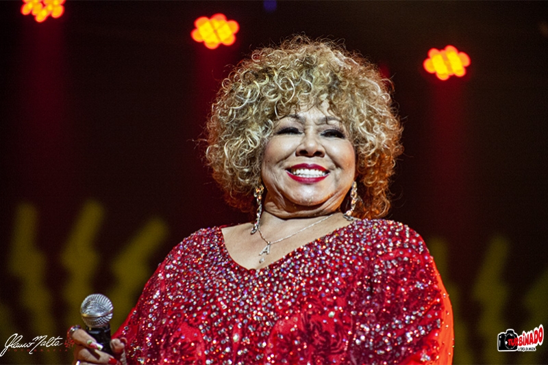 ALCIONE - NOITE REPLETA DE SUCESSOS EM GRANDE APRESENTAÇÃO EM PORTO ALEGRE