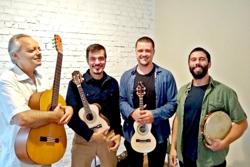 O CHORO É LIVRE! - ESPECIAL WALDIR AZEVEDO PAULO CARVALHO, LUIZ MACHADO E GRUPO AMIGOS NO CHORO 