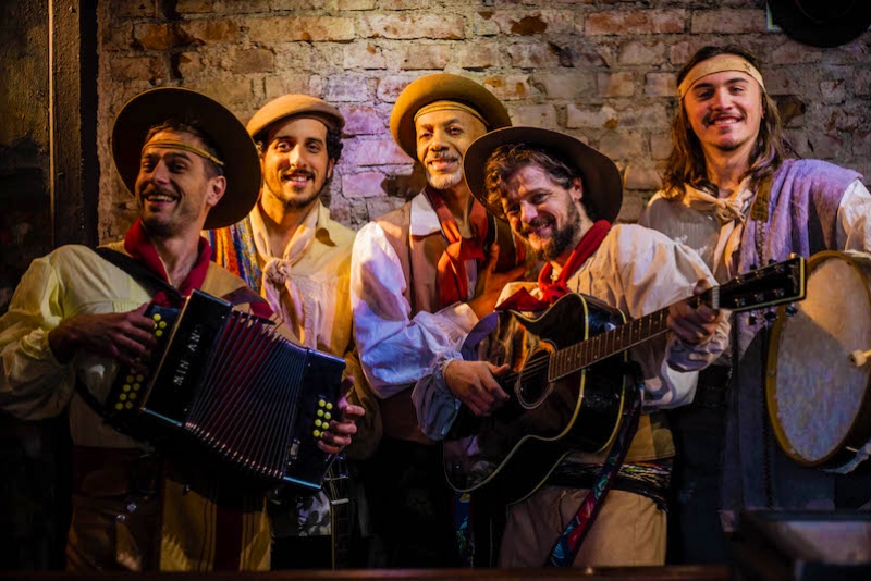 MUSICAL INFANTIL O GATO DE BOTAS E BOMBACHAS ESTREIA EM PORTO ALEGRE