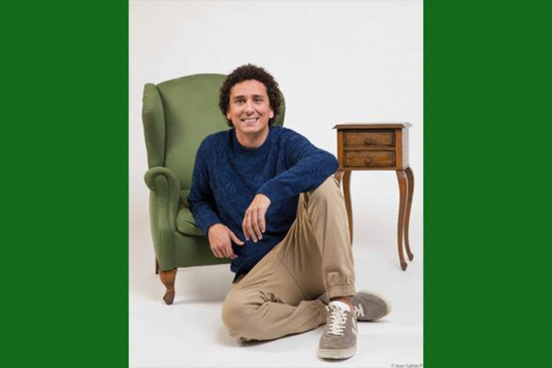 COMEDIANTE RAFAEL PORTUGAL APRESENTA SHOW EM PORTO ALEGRE