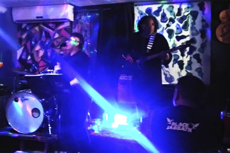 AMADEUS LOUNGE REEDITA PROJETO ROCK PARA TODOS OS GOSTOS COM ELETROACORDES, SEMPER FIVE E DELÍRIOS DE HAMILTON