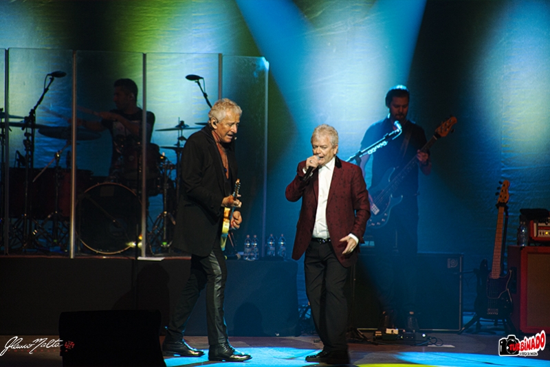AIR SUPPLY - DUO EM GRANDE FORMA EMBALA FÁS EM PORTO ALEGRE