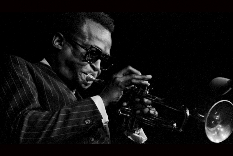 OBRA DE MILES DAVIS SERÁ TOCADA E DEBATIDA EM AUDIÇÃO COMENTADA DE JAZZ NESTA QUINTA-FEIRA
