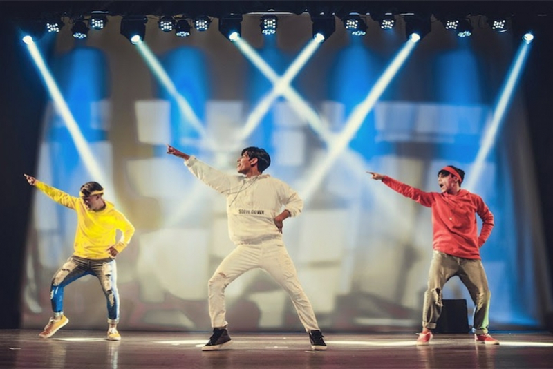 PEÇA ADOLESCER TRAZ COREOGRAFIAS K-POP E DISCUSSÃO DE TEMAS ATUAIS PARA O PALCO NESTE SÁBADO