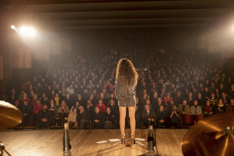 PÚBLICO LOTA SHOW DE LAURA DALMÁS EM BENTO GONÇALVES