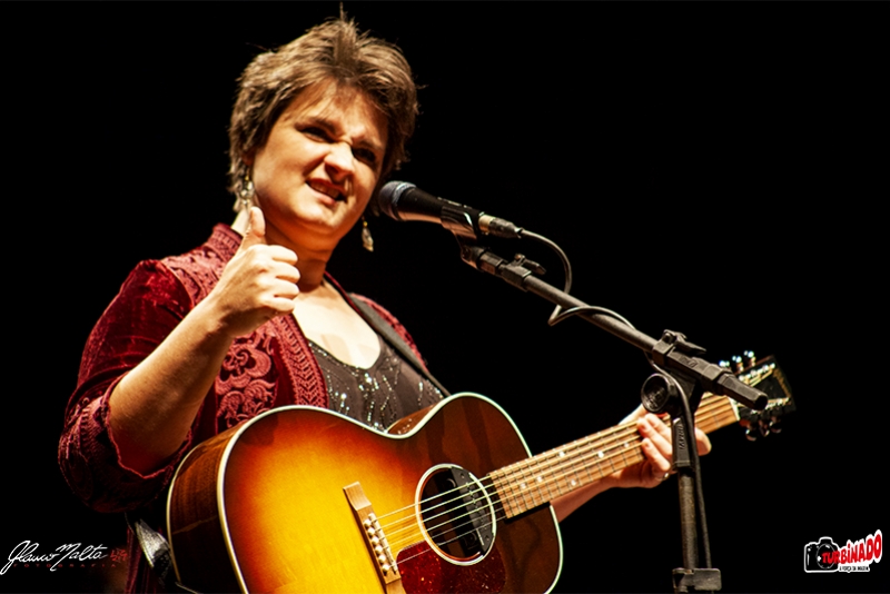 MADELEINE PEYROUX - ESBANJA TALENTO EM NOITE DE CELEBRAÇÃO AO JAZZ EM PORTO ALEGRE