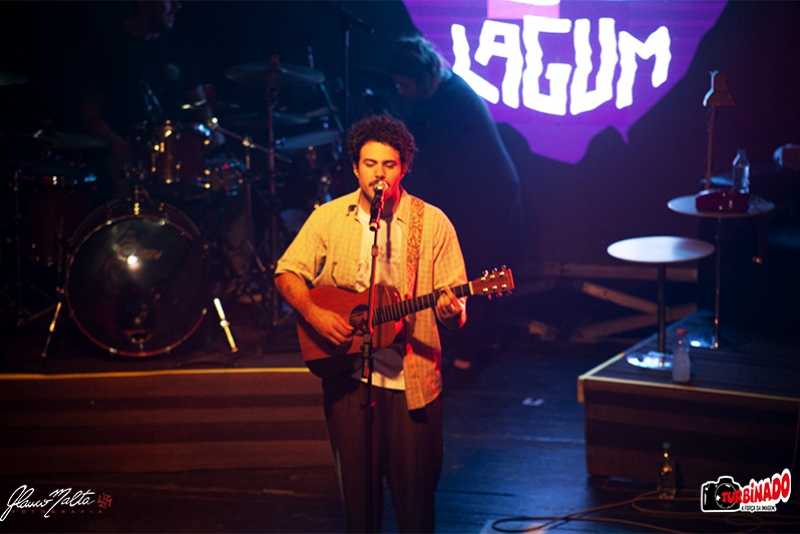 FÃS VIBRAM COM O PRIMEIRO SHOW DA BANDA 