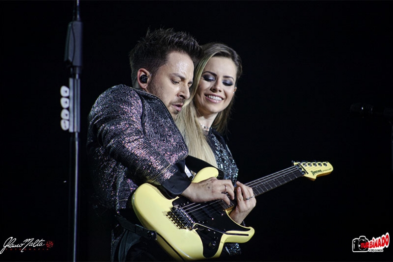 SANDY & jUNIOR EMPOLGAM 47 MIL FÃS EM PORTO ALEGRE