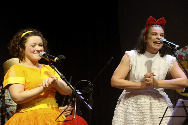 CHAPEUZINHO ACÚSTICO APRESENTA 'O BAILE DO GATO NA TUBA'