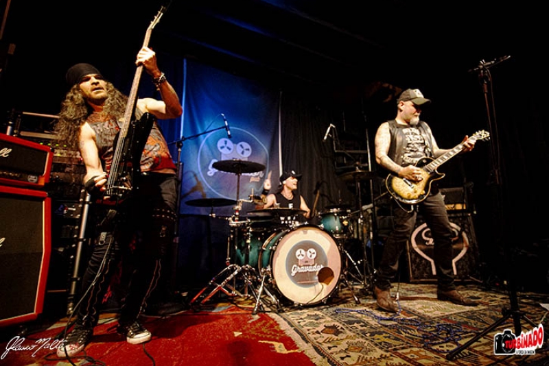 ROSA TATTOOADA - HARD ROCK À FLOR DA PELE AO VIVO NO GRAVADOR PUB
