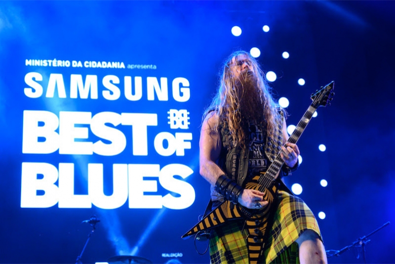 PERFORMANCES DE KENNY WAYNE SHEPHERD E ZAKK WYLDE LEVAM PERTO DE 40 MIL PESSOAS AO SAMSUNG BEST OF BLUES