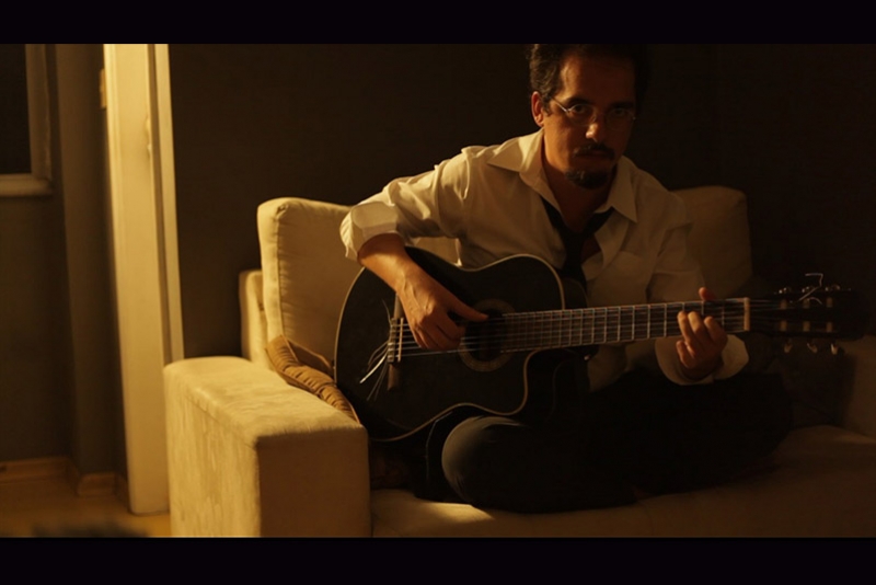 “ELEGIA PARA COPACABANA”: BAIRRO CARIOCA PROTAGONIZA CLIPE DE ALEXANDRE MARZULLO