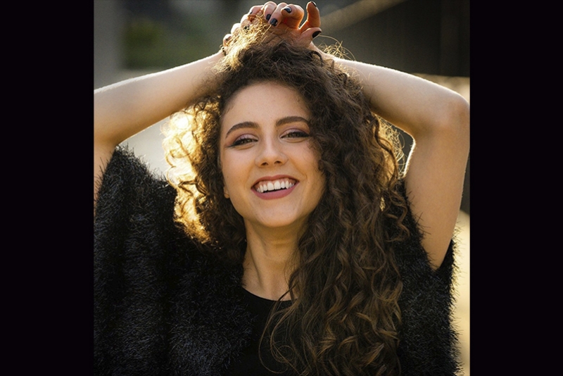 LAURA DALMÁS FAZ SHOW NO UM BAR&COZINHA NO SÁBADO (30)
