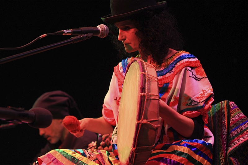 AMÓ - ESPAÇO CULTURAL COM APRESENTAÇÕES E OFICINAS DE VERÃO - MAQUINÉ