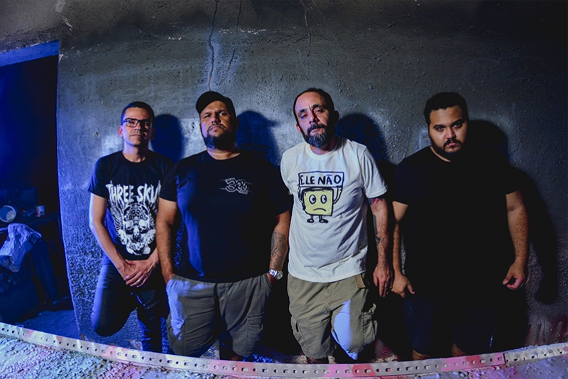 BULL CONTROL ENTRA EM ESTÚDIO PARA GRAVAÇÃO DE DISCO