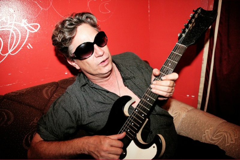DEX ROMWEBER ESTREIA EM PORTO ALEGRE COM SHOW NO INSTITUTO LING