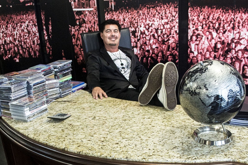 CONFIRA ENTREVISTA COMPLETA COM O LENDÁRIO PAULO BARON PARA O PROGRAMA SONORIDADES