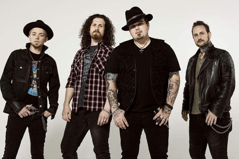 OPINIÃO PRODUTORA APRESENTA BLACK STONE CHERRY
