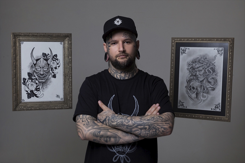 ARTISTA VISUAL E TATUADOR RAFAEL GIOVANOLI FAZ EXPOSIÇÃO COM ILUSTRAÇÕES NO CENTRO CULTURAL CEEE ERICO VERISSIMO EM ABRIL
