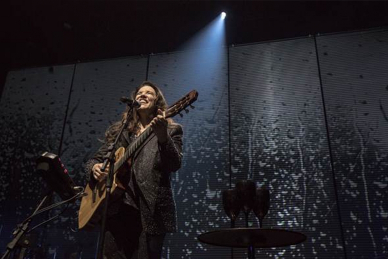 ANA CAROLINA, DIA 16 DE MAIO, NO TEATRO DO BOURBON COUNTRY
