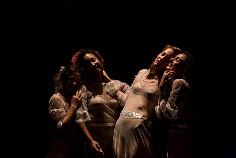 “ELAS” RECEBEM DEBORAH FINOCCHIARO E MARTHA MEDEIROS COMO ARTISTAS HOMENAGEADAS NO CHC SANTA CASA