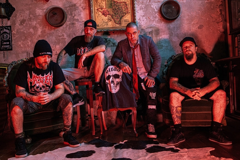 OITÃO CRITICA CORRUPÇÃO E POLITICAGEM EM CLIPE DE 'INSTINTO SUJO'