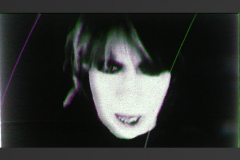 THE PRETENDERS LANÇA NOVO CLIPE “THE BUZZ”