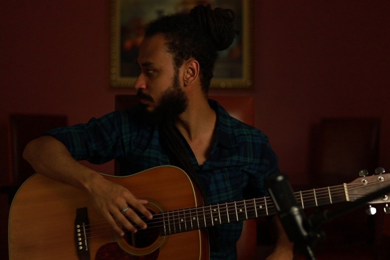 BRUNO ALBERT LANÇA VÍDEO AO VIVO DE “RAZÃO”