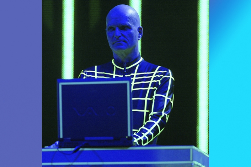 FLORIAN SCHNEIDER, CO-FUNDADOR DO GRUPO DE MÚSICA ELETRÔNICA KRAFTWERK MORRE AOS 73 ANOS DE CÂNCER