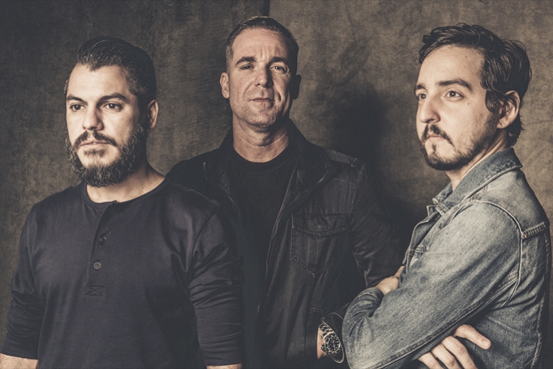 ROCCA VEGAS E RAFFA BRASIL (FAR FROM ALASKA) LANÇAM SINGLE 