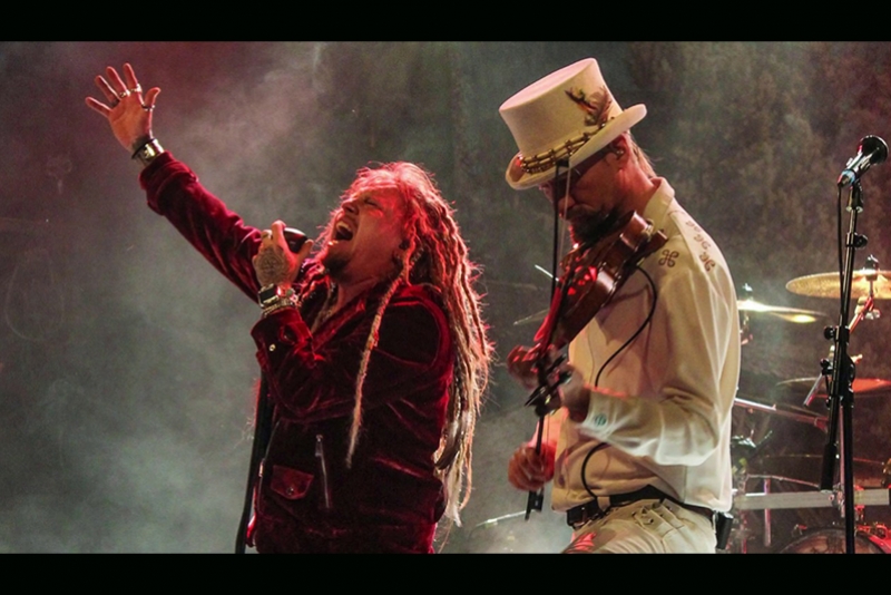 BANDA FINLANDESA KORPIKLAANI ACABA DE LANÇAR O CLIPE AO VIVO DA MÚSICA “HARMAJA”