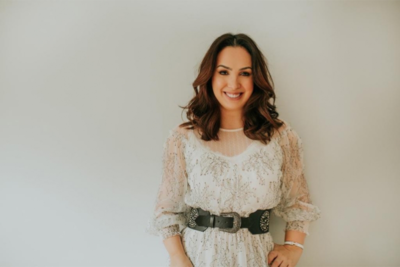 JORNALISTA CAMILLA MENEZES PROMOVE SÉRIE DE LIVES COM MULHERES DURANTE A SEMANA FARROUPILHA NO CANAL ESCOLHA+