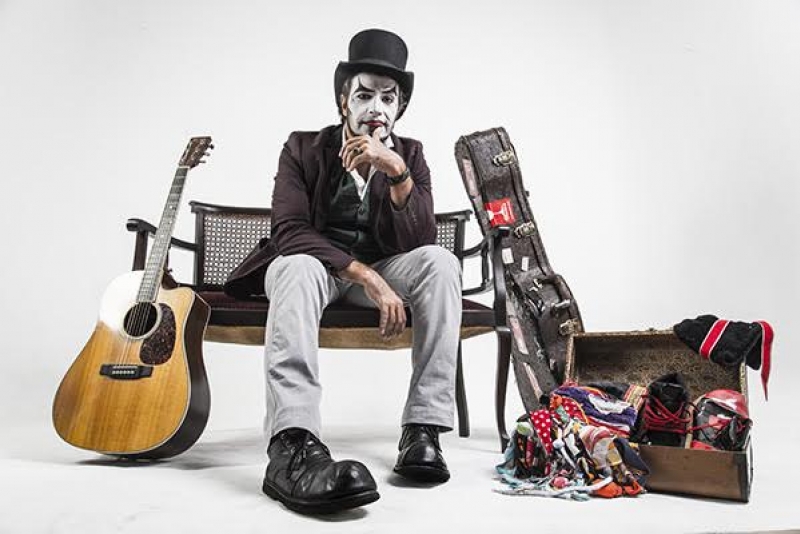 FERNANDO ANITELLI APRESENTA O TEATRO MÁGICO VOZ E VIOLÃO