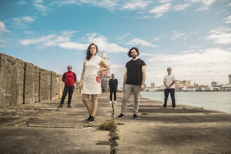 HERMILA GUEDES PARTICIPA DO NOVO CLIPE DO SARGAÇO NIGHTCLUB