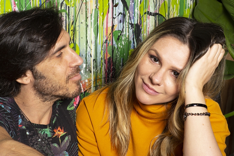 CLAUS E VANESSA ANUNCIAM LANÇAMENTOS CELEBRANDO 20 ANOS DE CARREIRA