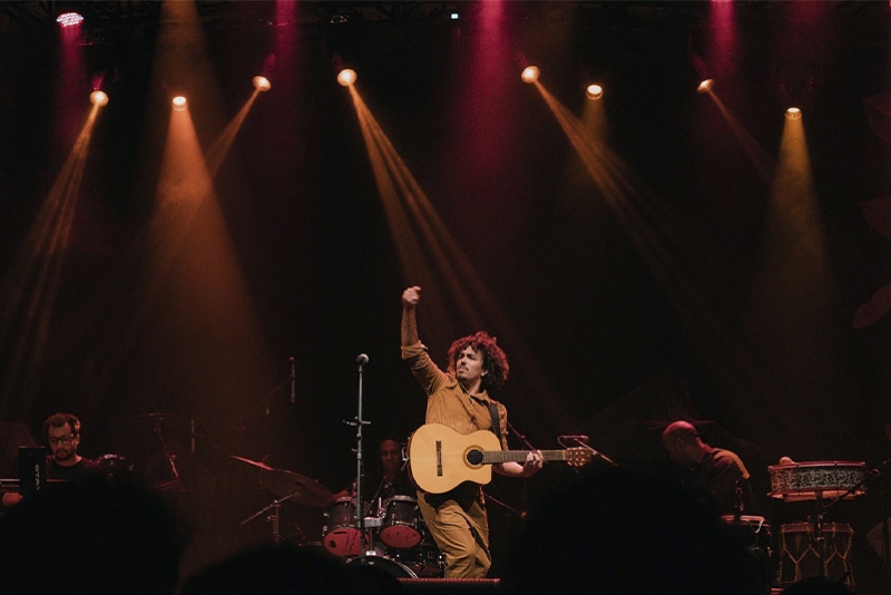 VICTOR MUS LANÇA SINGLE “CHEIRO DE PÃO” GRAVADO AO VIVO NO CIRCO VOADOR