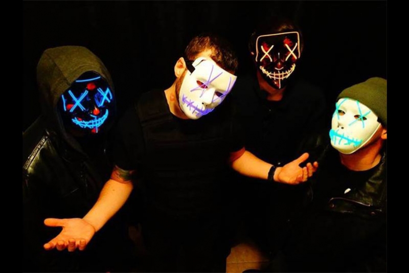 DEVIL IN DISGUISE: APRESENTA PRIMEIRA MÚSICA OFICIALMENTE AO PÚBLICO