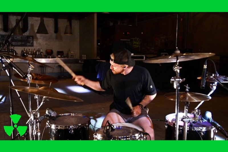 INTERLOPER: BANDA LANÇA VIDEO DE BATERIA PARA FAIXA 