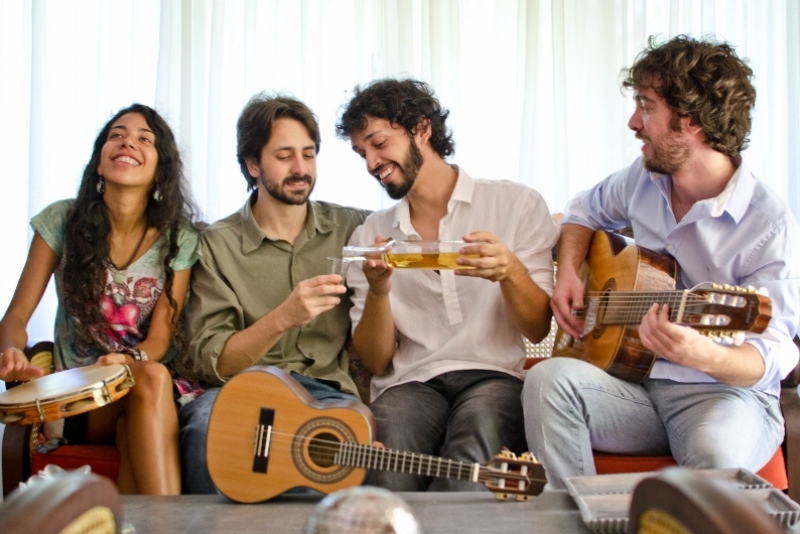 CACHAÇA DE ROLHA, PLANET ROOTS E ESPECIAL BEZERRA DA SILVA NESTE FINAL DE SEMANA NO BATE EM PORTO ALEGRE